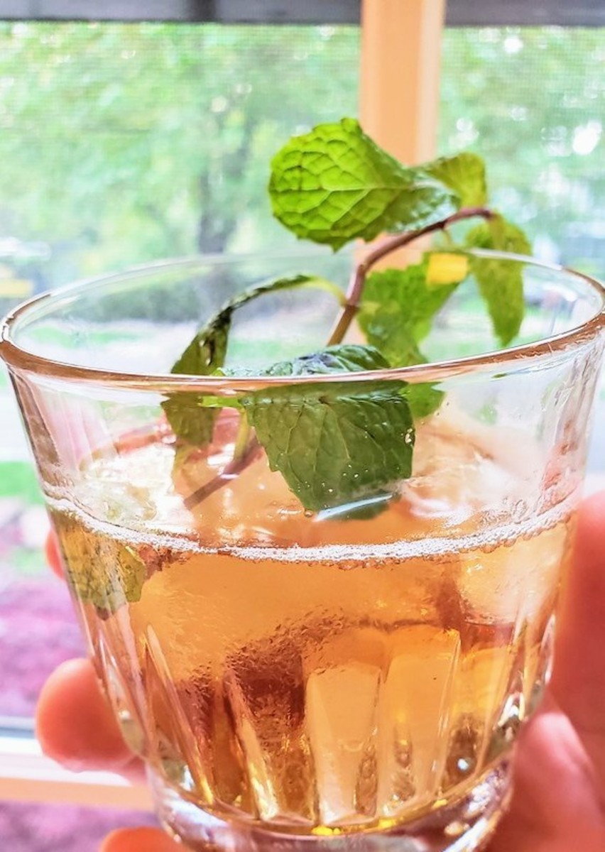 How to Make Classic Mint Julep
