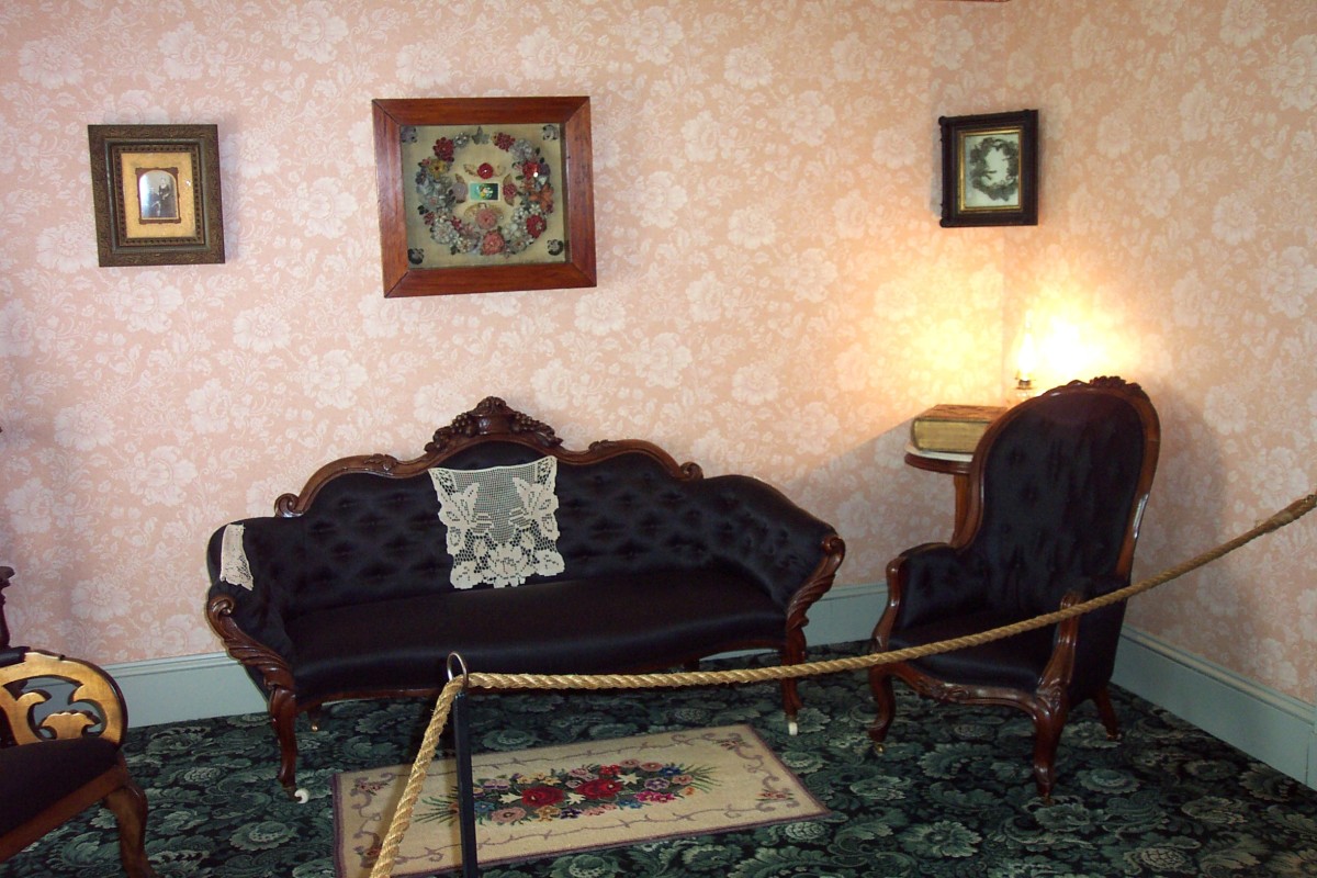 Image: Period Furniture in Green Gables Parlor
