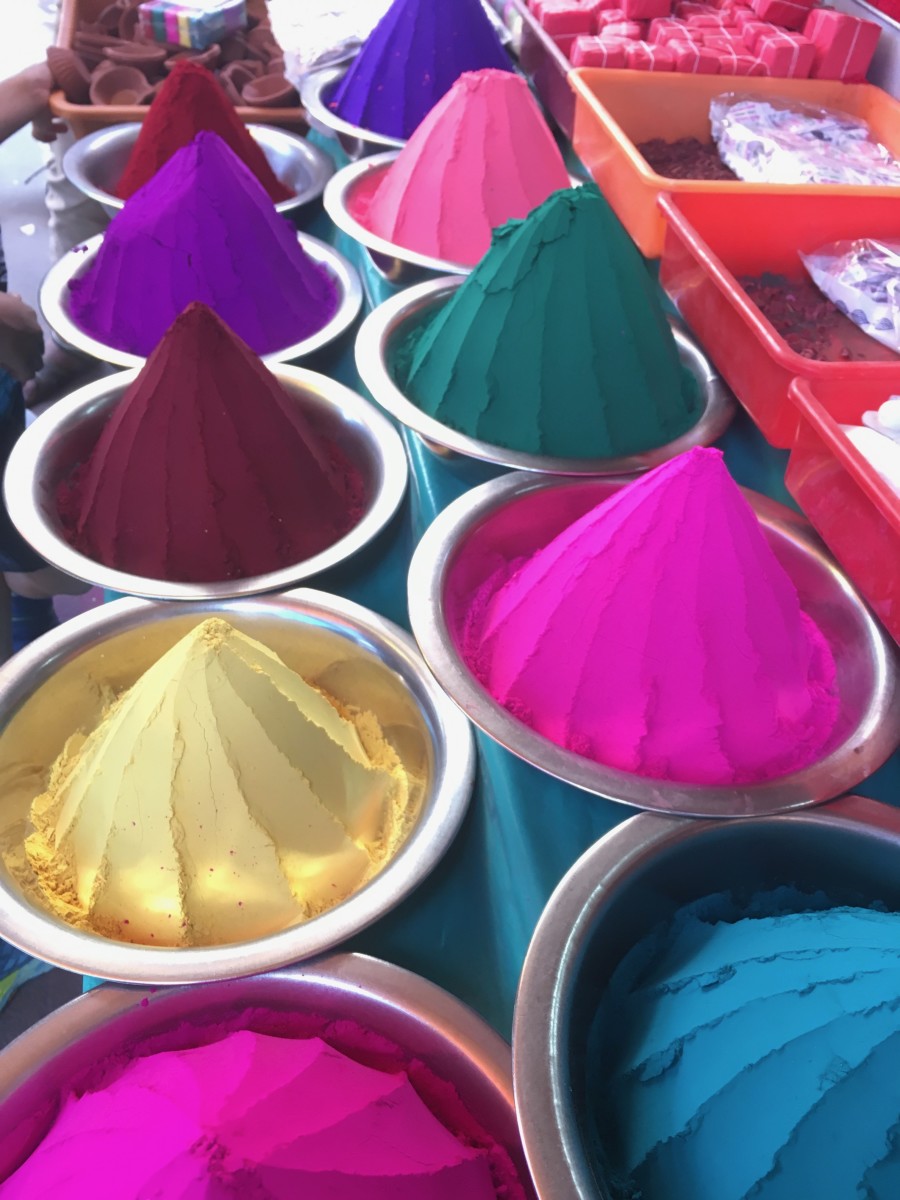 Powdered dyes in the market