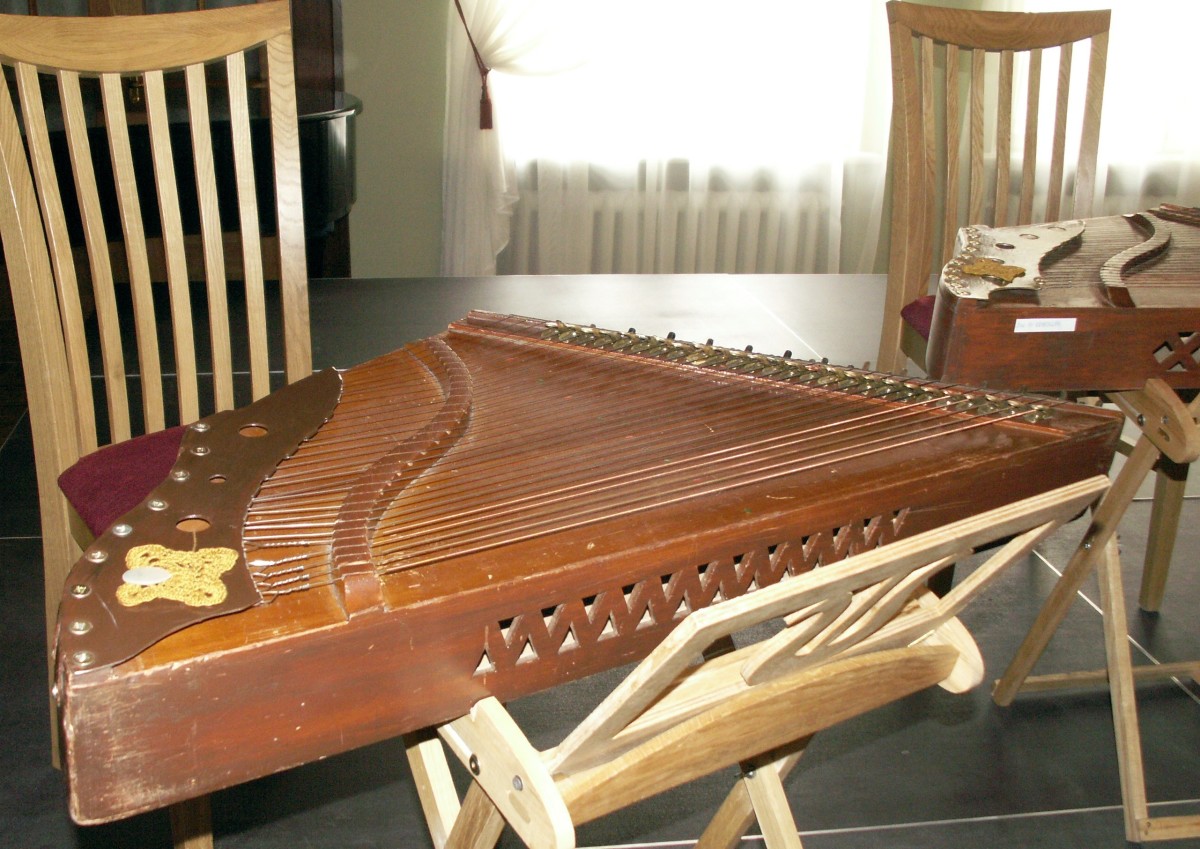 An image of a kankles, a traditional Lithuanian folk string instrument.