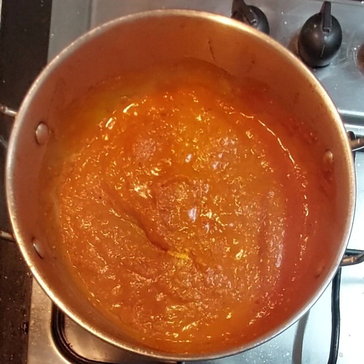 Mix and combine well. Close the lid and cook for 3-4 minutes or till raw smell of tomatoes vanishes.