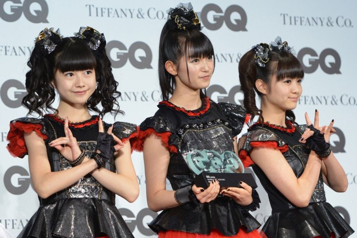 From left to right: Yui Mizuno, Suzuka Nakamoto & Moa Kikuchi. The girls were in attendance at the GQ Men of the Year event in Tokyo in 2015.