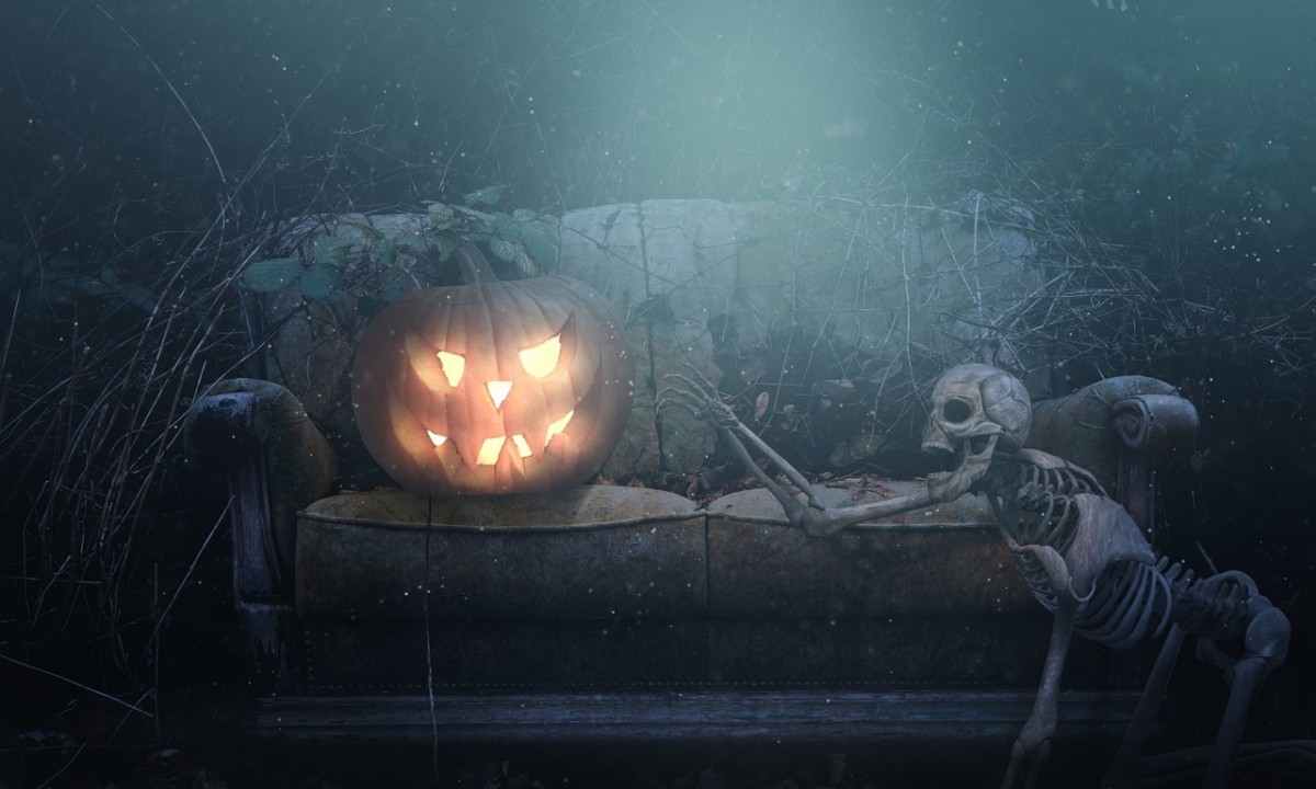 Jack-o'-Lantern and skeleton: Image by Daniel from Pixabay