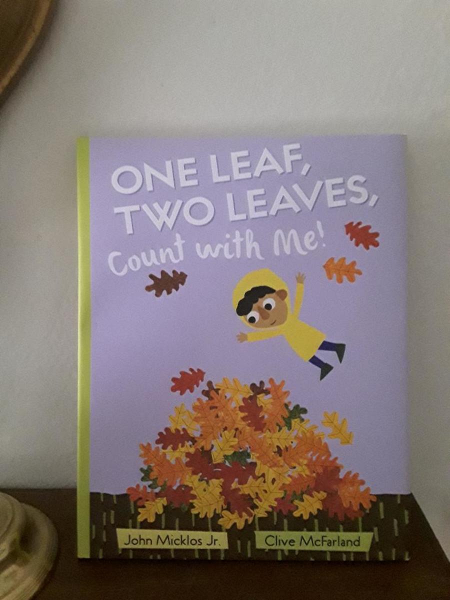 Leaf Colors of the Seasons in Picture Book With Counting Skills for Young Readers
