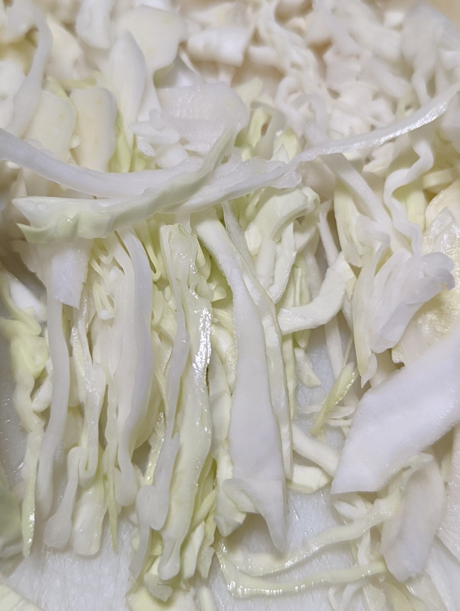 coleslaw-thin-sliced-cabbage-with-a-salad-dressing