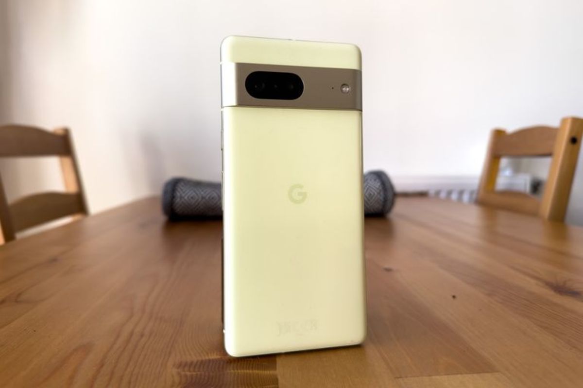 The new phone has Google's usual excellent computational photography and a new Tensor chip for even more advanced machine learning and computer vision applications.