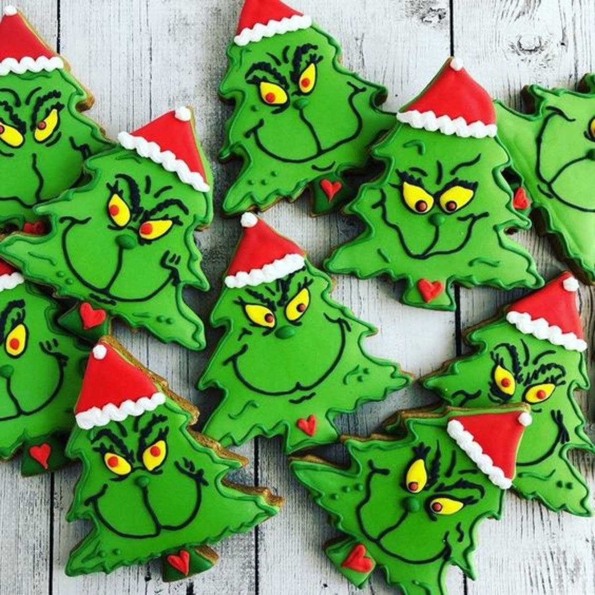 60+ Easy Grinch Christmas Decor and Party Ideas