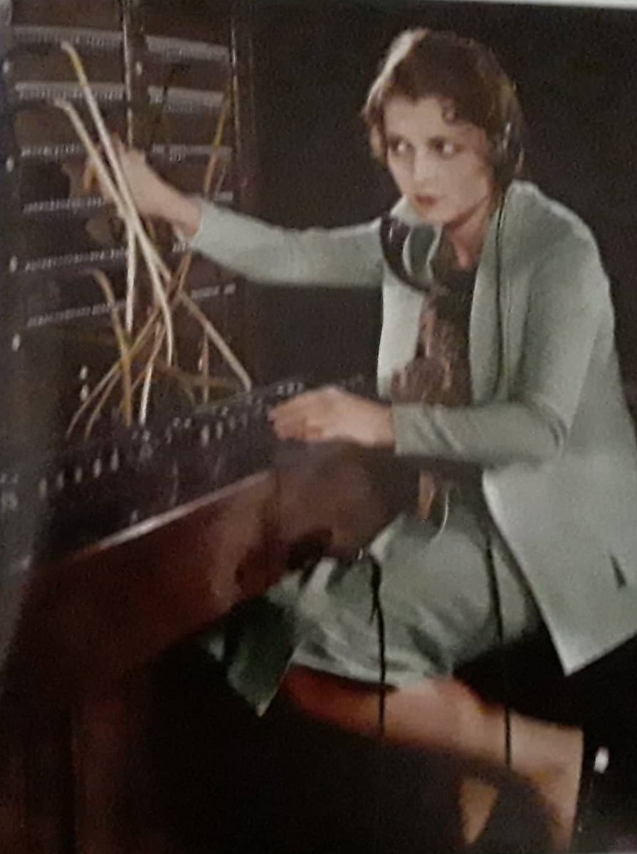 emma-m-nutt-day-the-first-female-telephone-operator-in-the-us