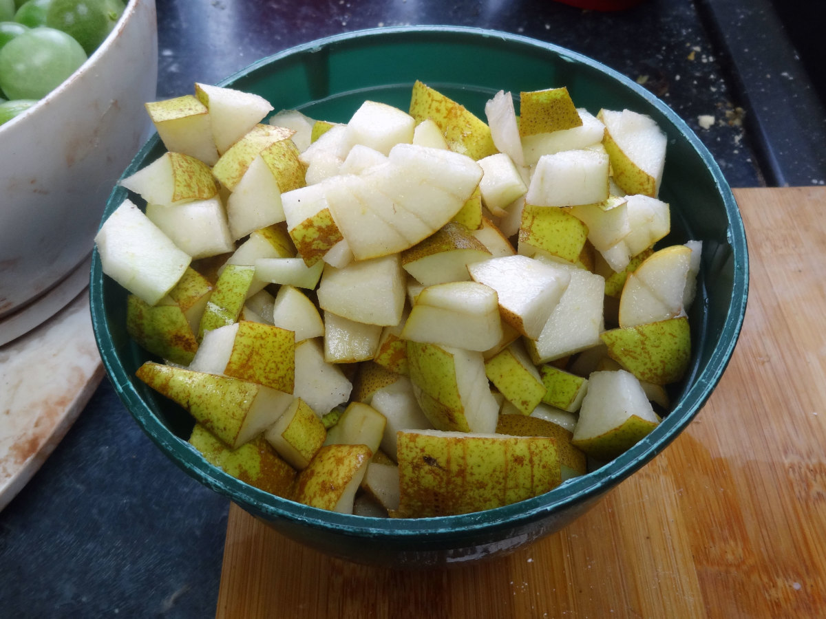 Pears chopped