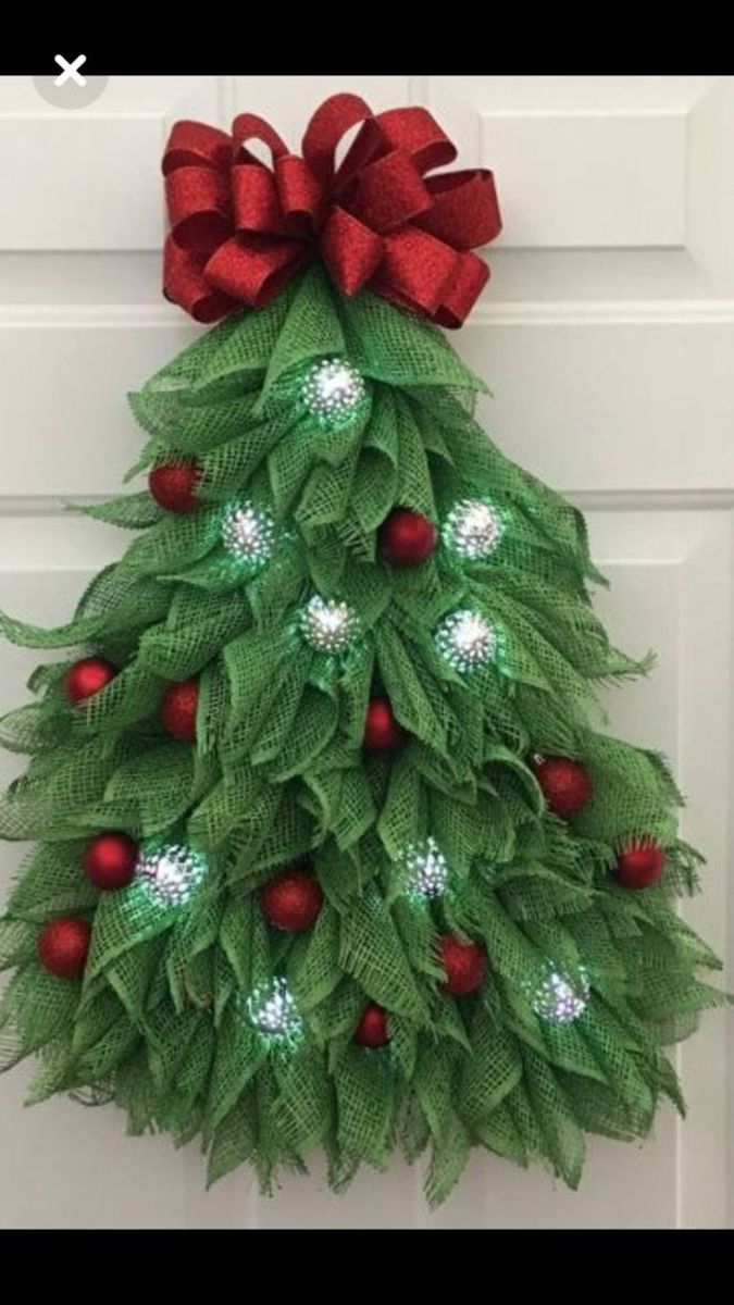 30+ DIY Deco Mesh Christmas Tree Wreaths for the Most Festive Front Door