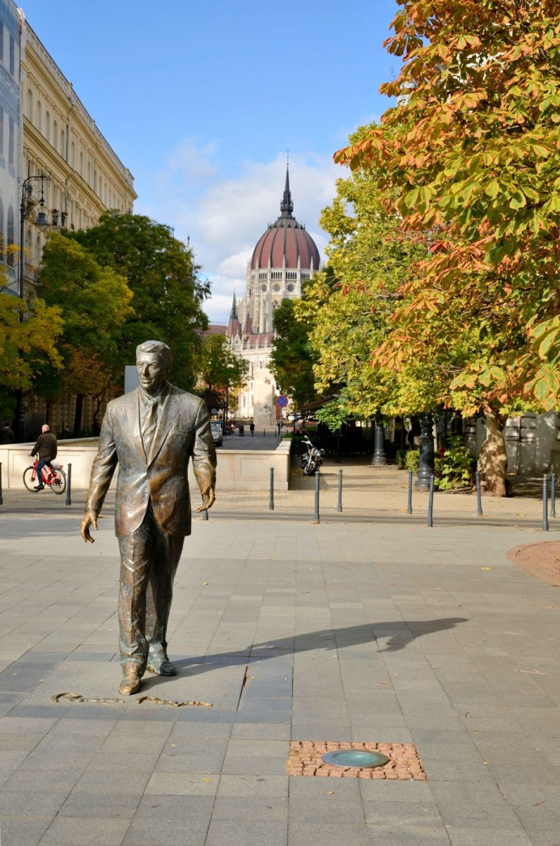 Ronald Reagan's statue