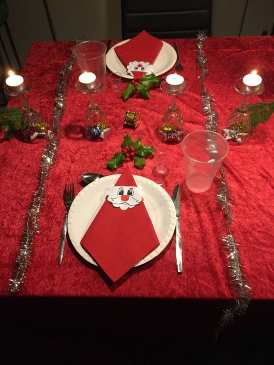 Red Velvet Tablecloth With Santa Napkins