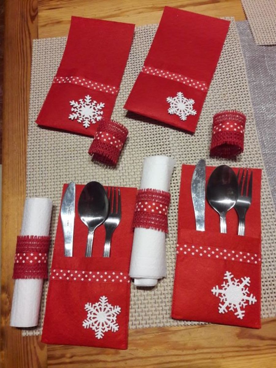 Red Silverware Pouches With Snowflakes