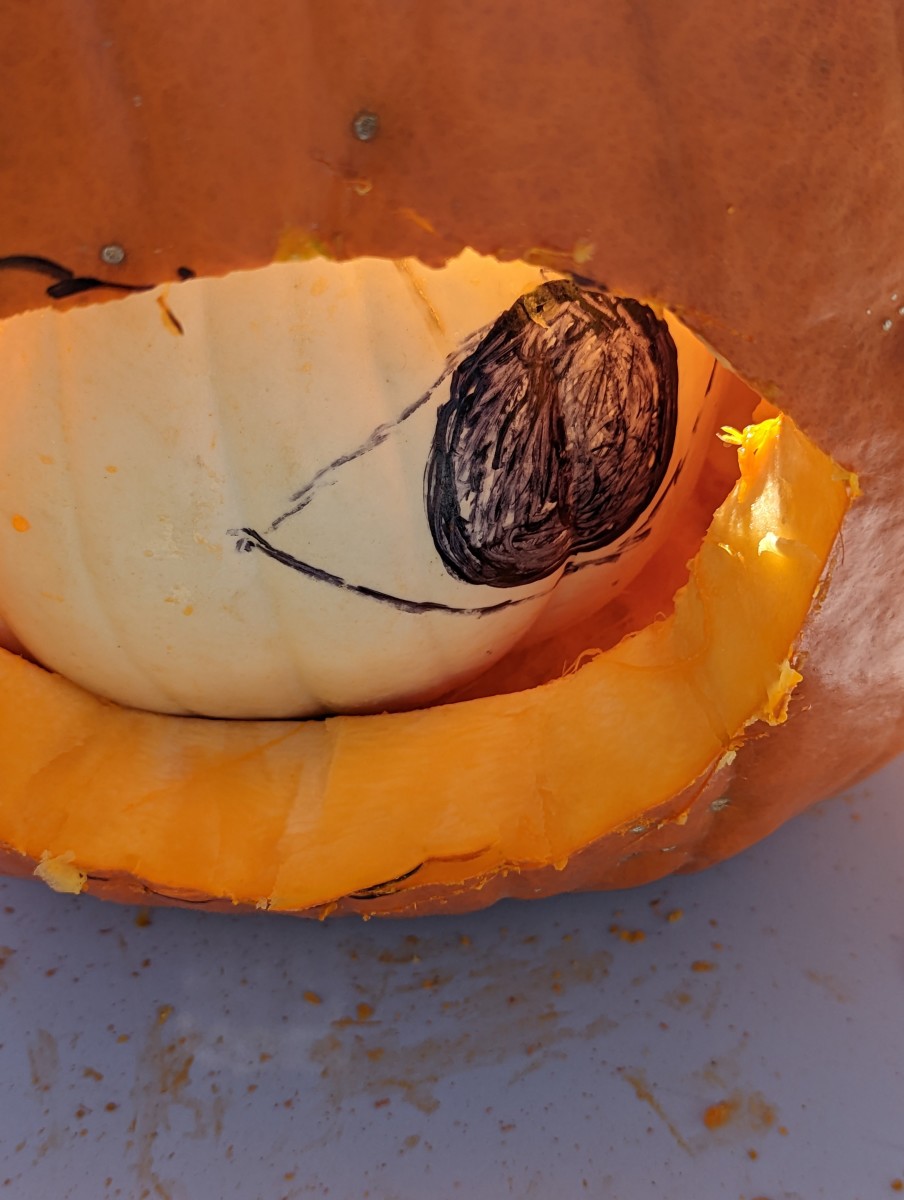 pumpkin-carving-making-an-eye-looking-out