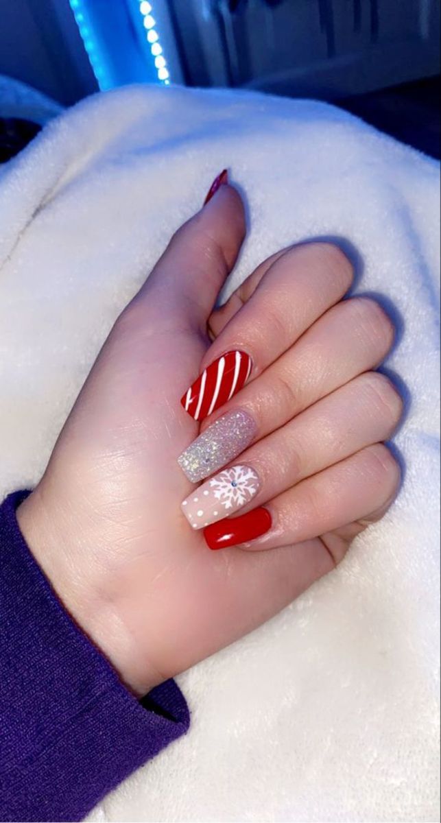easy-christmas-nail-designs
