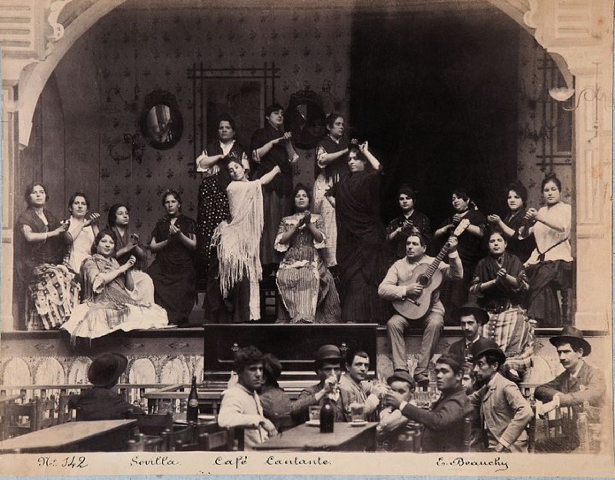 Gypsies performing at a Cafe in Sevilla c. 1940 — De CARLOS TEIXIDOR CADENAS