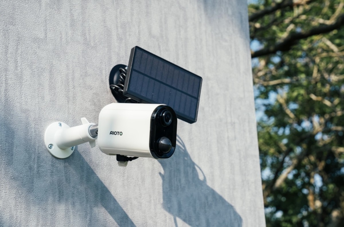 https://images.saymedia-content.com/.image/t_share/MTkzNzk1MzY4NzI1NzE4NTEy/aioto-go-is-the-100-wireless-4g-lte-outdoor-ai-security-camera.jpg