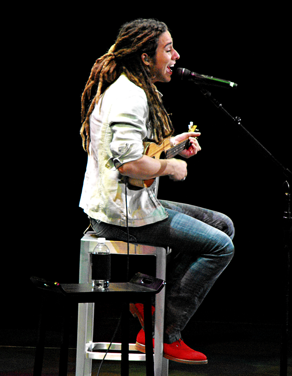 Jason Castro performing during American Idol's Season 7 tour, 2008.
