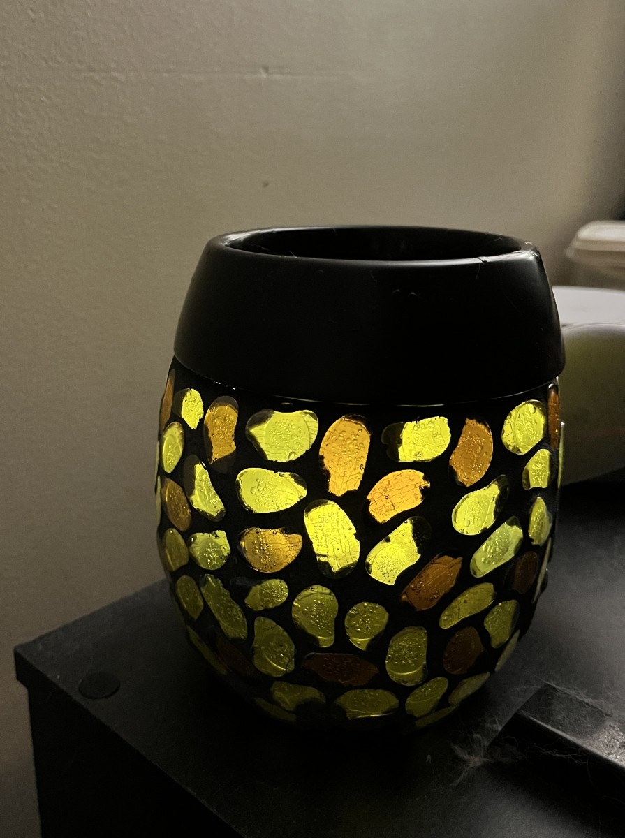 How to Safely Remove Wax From a Scentsy Warmer