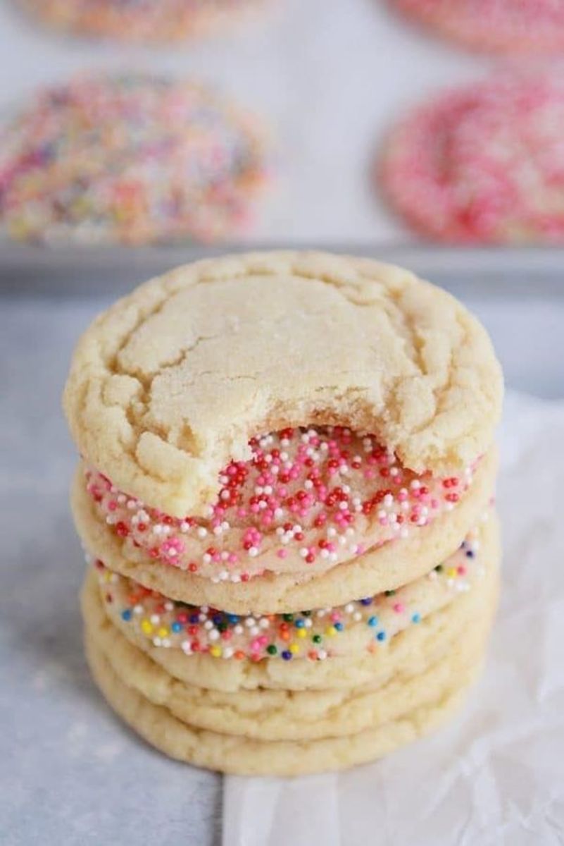 These soft + chewy sugar cookies are so easy and so delicious, you may never want to go to the fuss of classic sugar cookies again! | collected from pinterest 