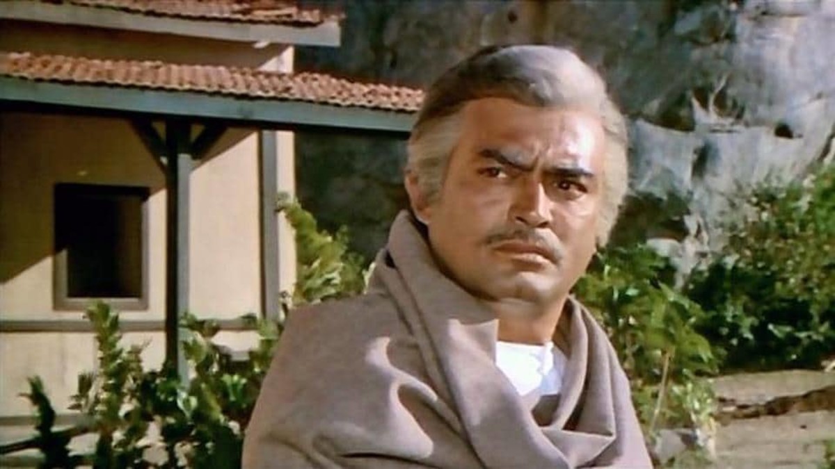 They say actors come and go, but institutions remain. Sanjeev Kumar was a venerable, irreplaceable institution.