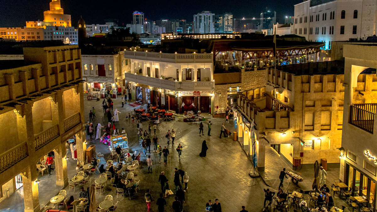 It is worth going to the bazaar for the authentic atmosphere of the East and delicious souvenirs.
