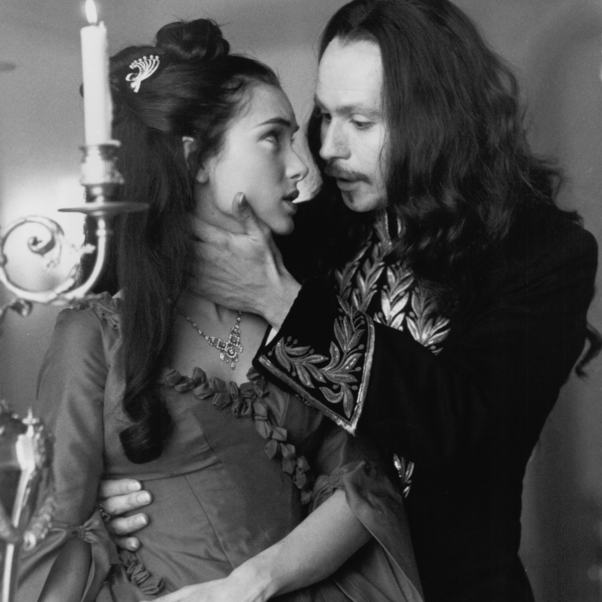 Winona Ryder & Gary Oldman as "Mina Murray" and "Count Dracula" in Bram Stoker's Dracula (1992)