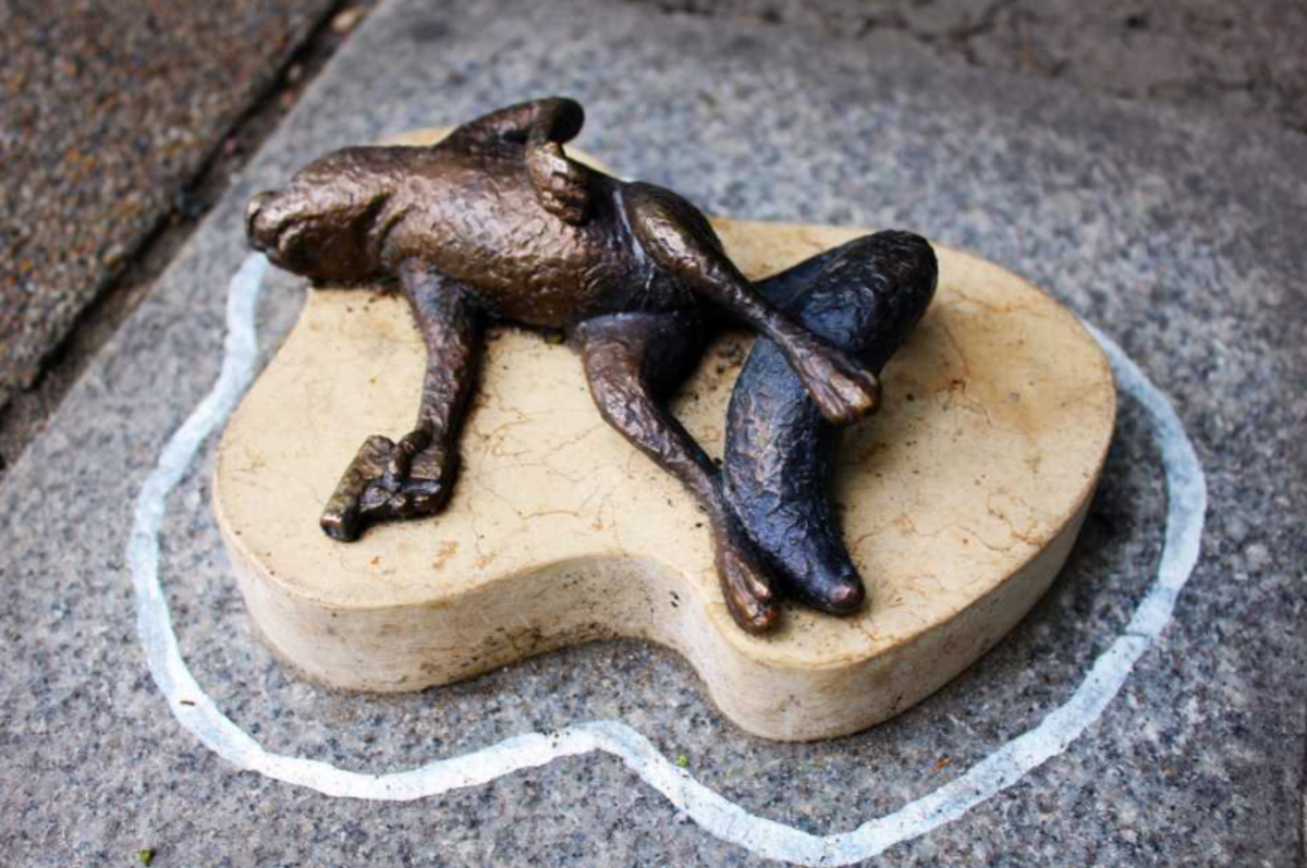 only-in-budapest-special-hidden-mini-statues-are-the-coolest-street-art-creations