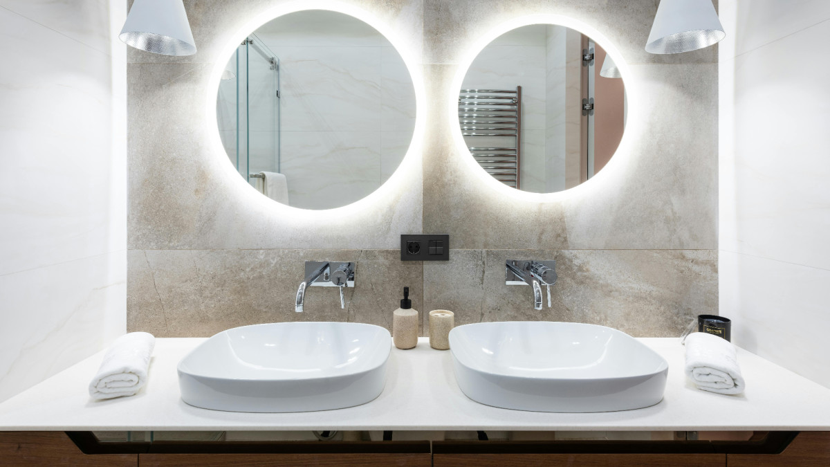 How Do I Measure for and Hang Mirrors in My Master Bath? Dengarden