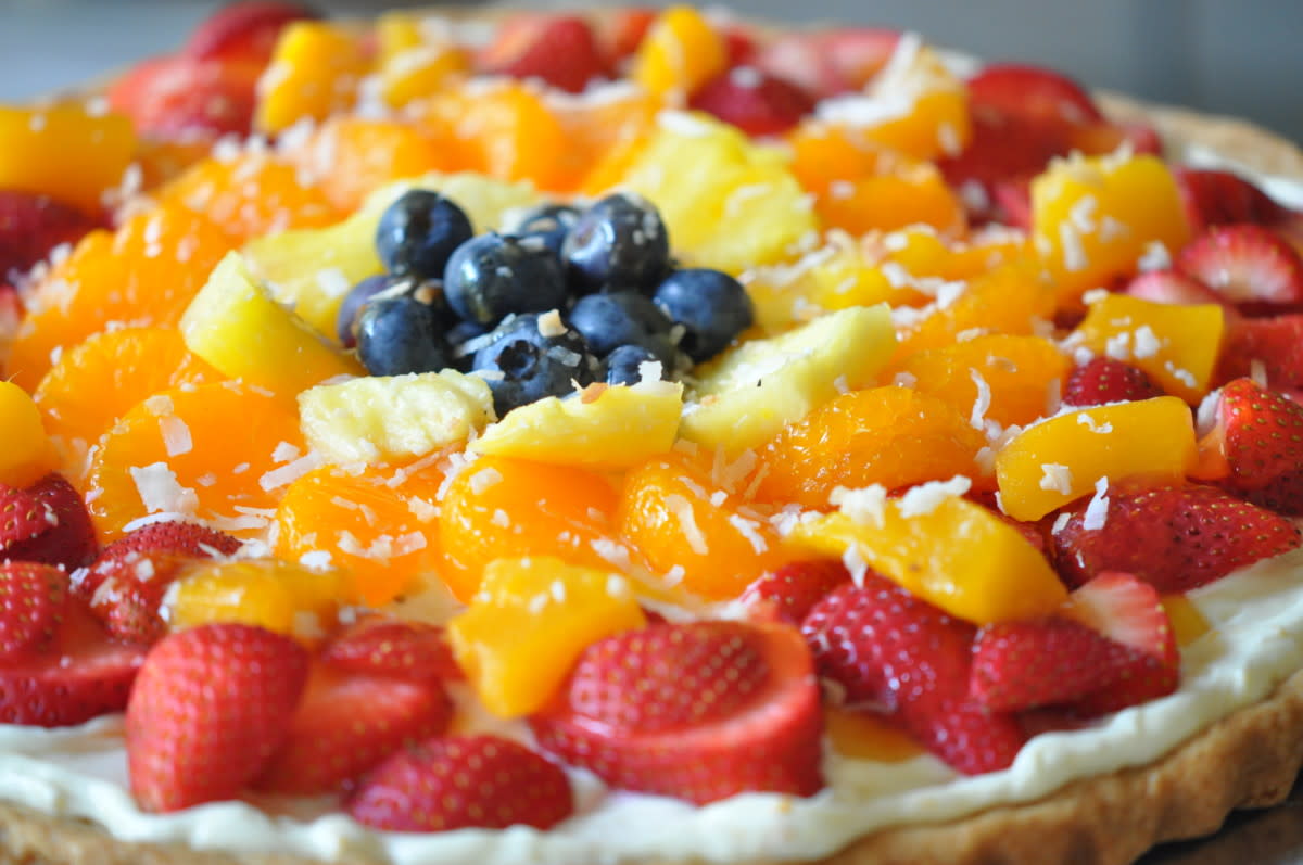 Best Fruit Pizza Recipe - Amazing Tropical Fruit Dessert Pizza