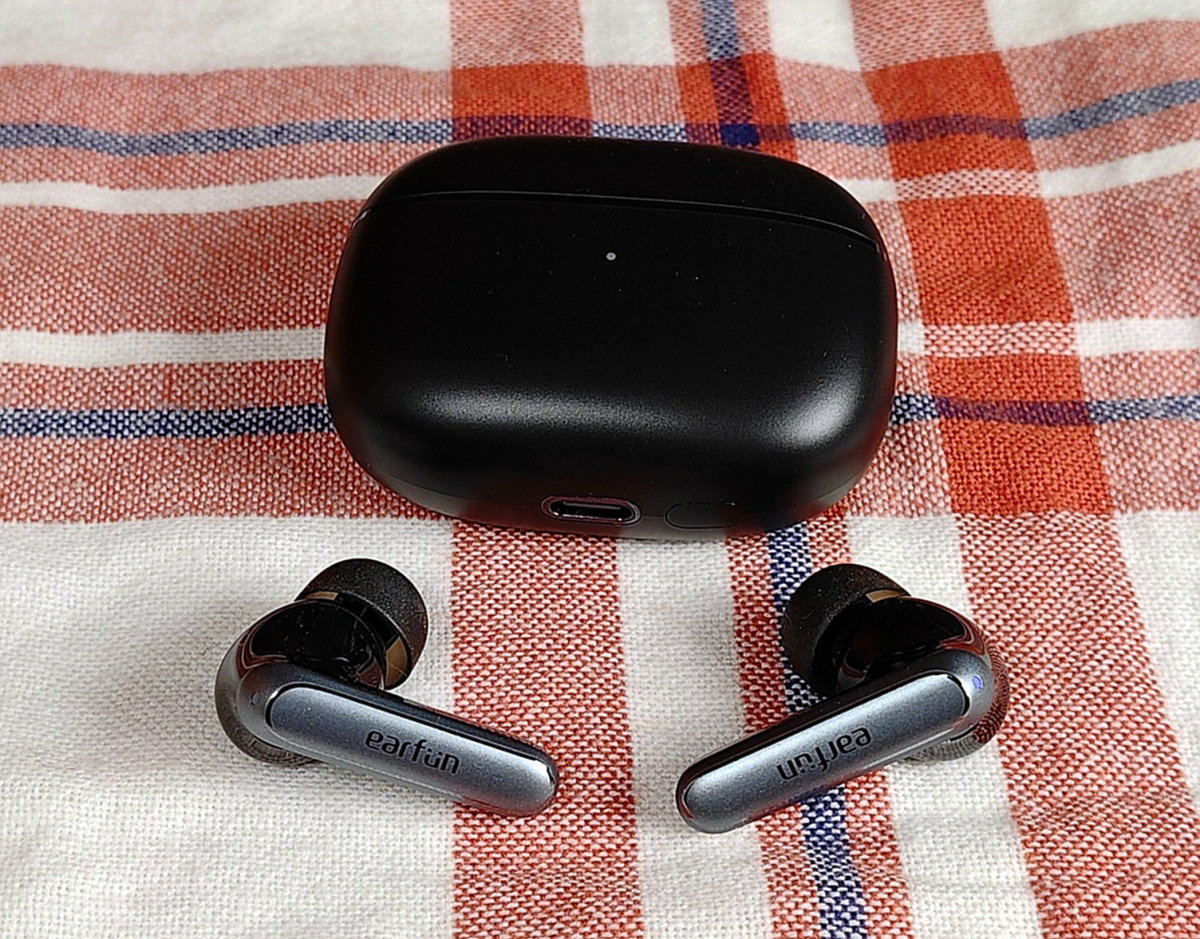 Review of the EarFun Air 2 Wireless Earbuds