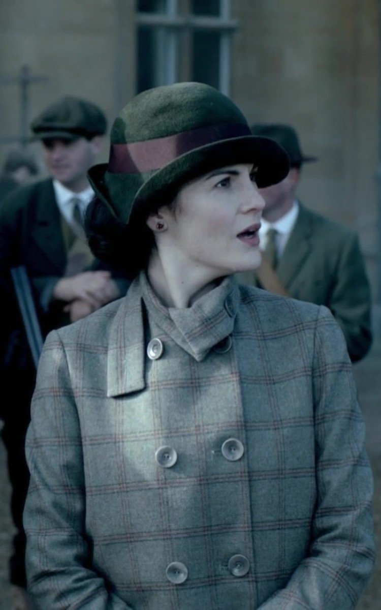 Lady Mary Crawley's 12 Best Costumes From Season 2 of 