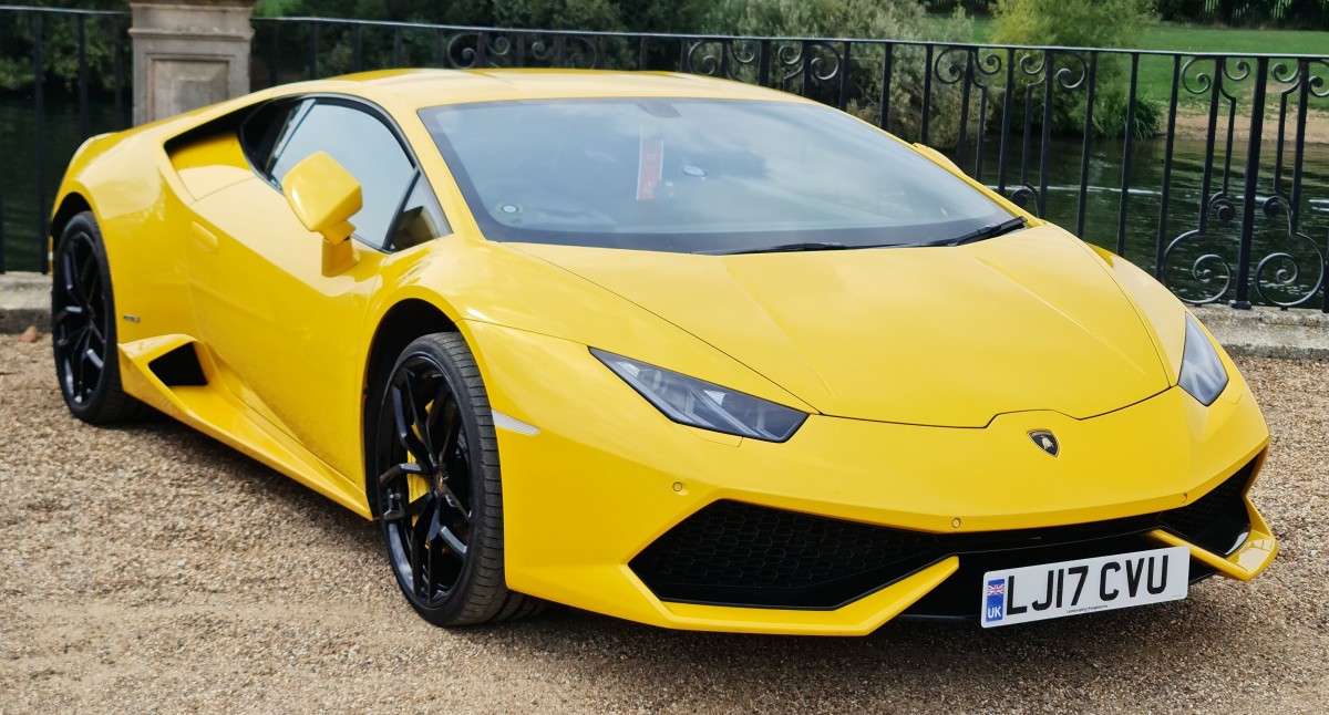 11 Cars That Look Like a Lamborghini