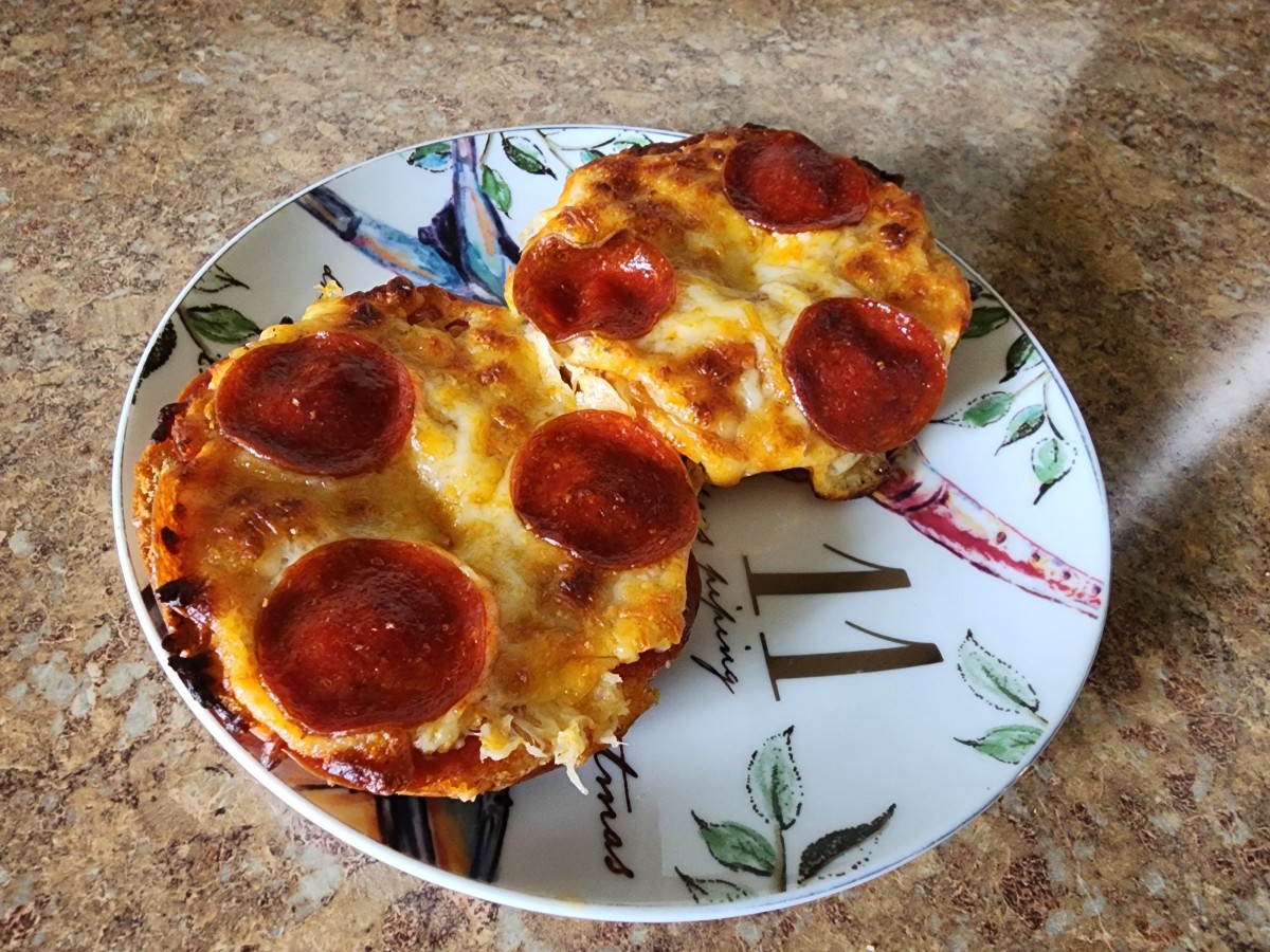 Quick and Easy Bagel Pizzas