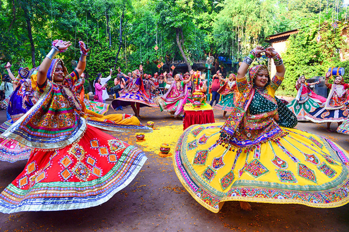 Garba: Traditional Folk Dance of Gujarat - an Intangible Cultural ...