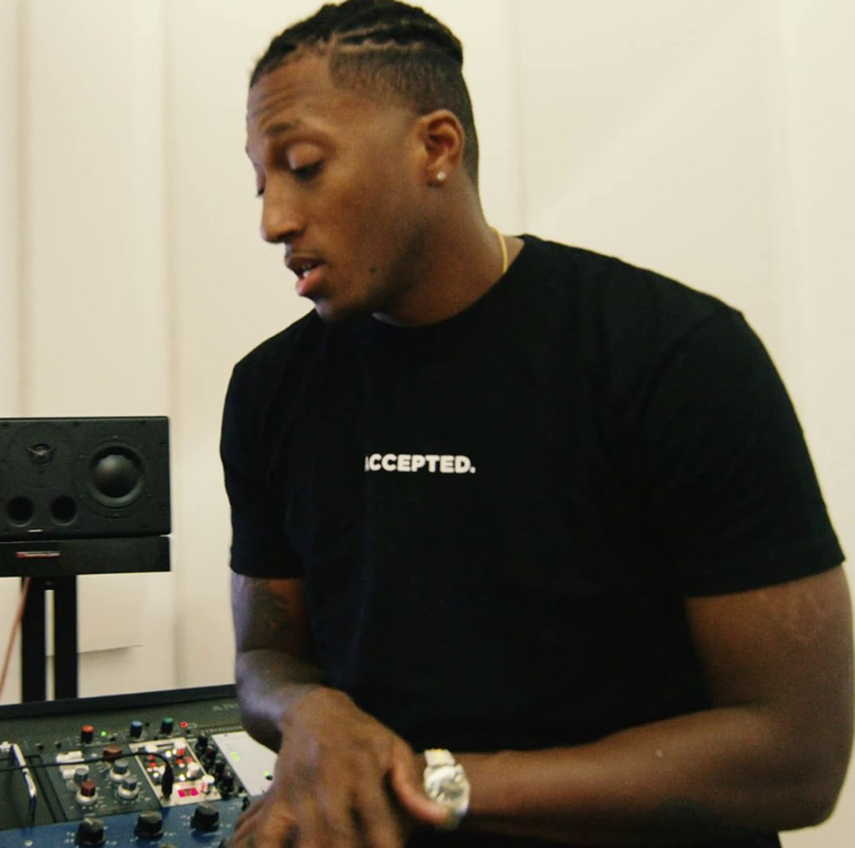 Gospel Artist Lecrae Catches Heat for Attending Diddy's and Other Hollywood Parties