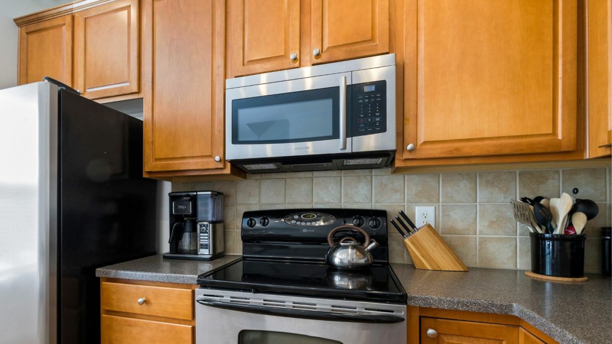 Where Is the Best Place to Put a Microwave in the Kitchen?