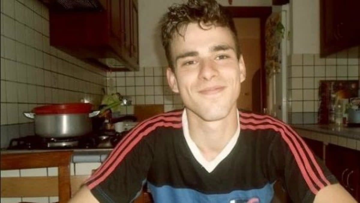 Maurizio Esposito on HubPages