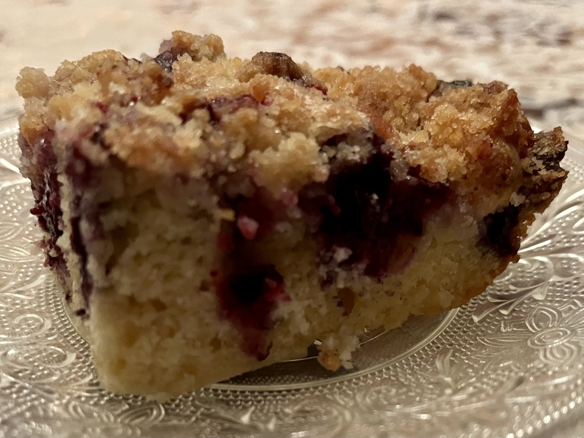 Moist Blueberry Coffee Cake With Streusel Topping