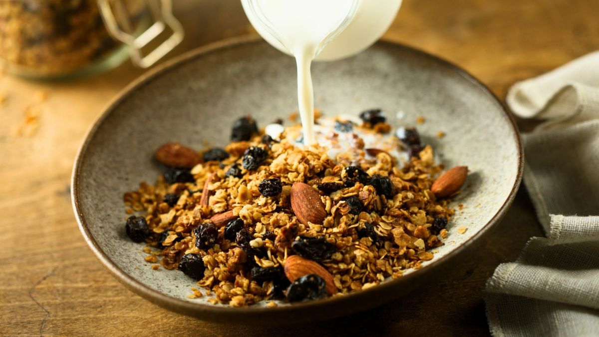 10 Clever Ways to Eat Flax Seeds to Reduce Tummy Bloating CalorieBee