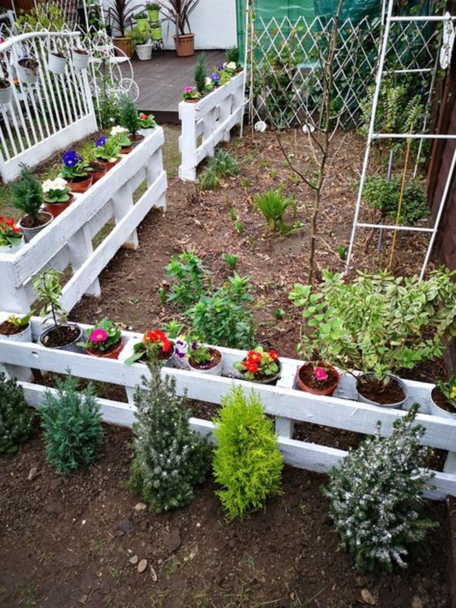 55+ Easy Small Garden Ideas to Transform Your Space - HubPages