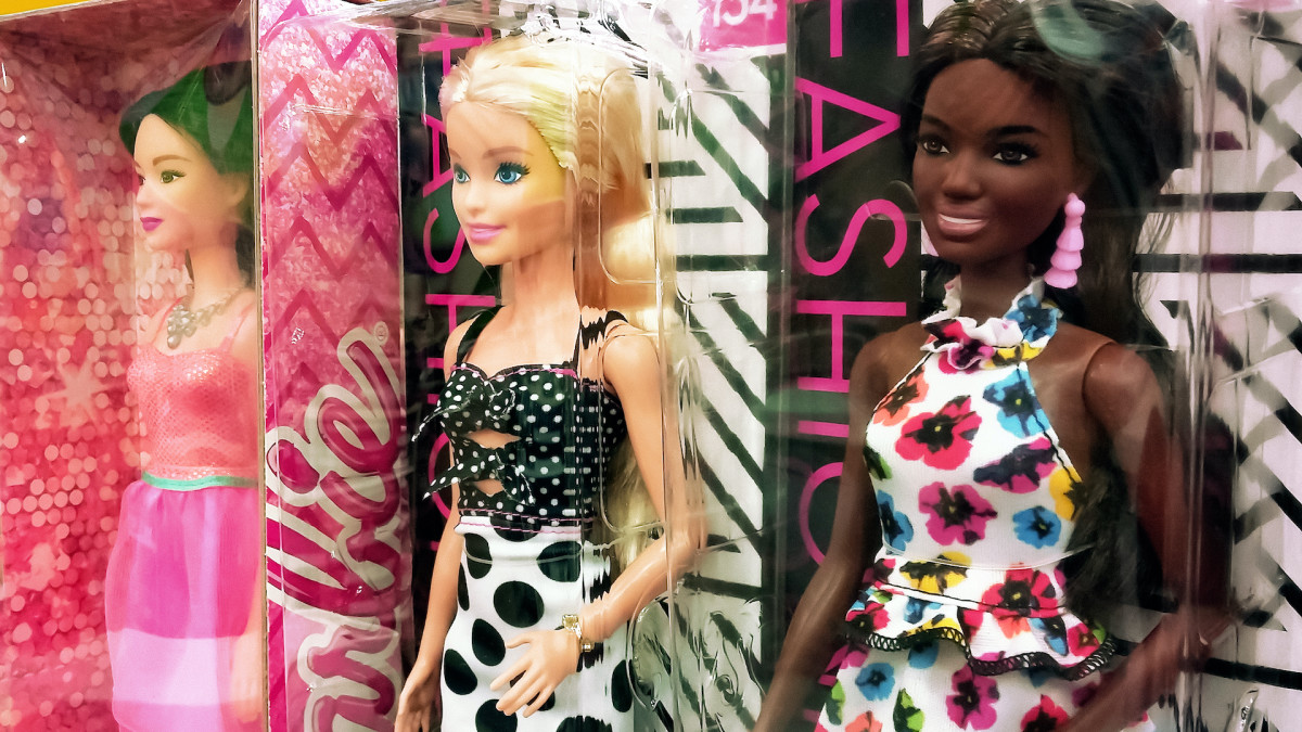 Deaf Girl’s Reaction to Barbie With Hearing Aids Proves Why ...