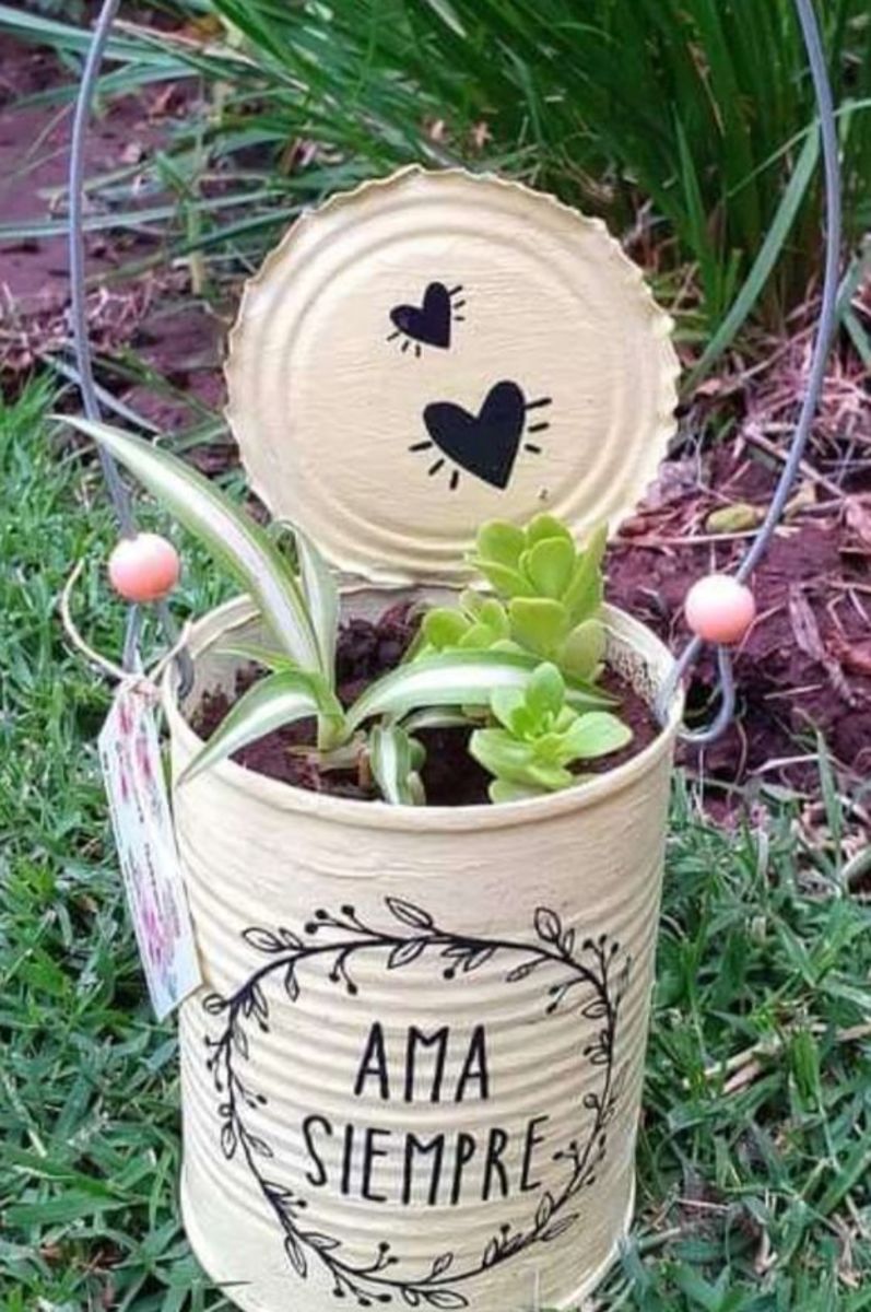 35+ Upcycled Tin Can Projects