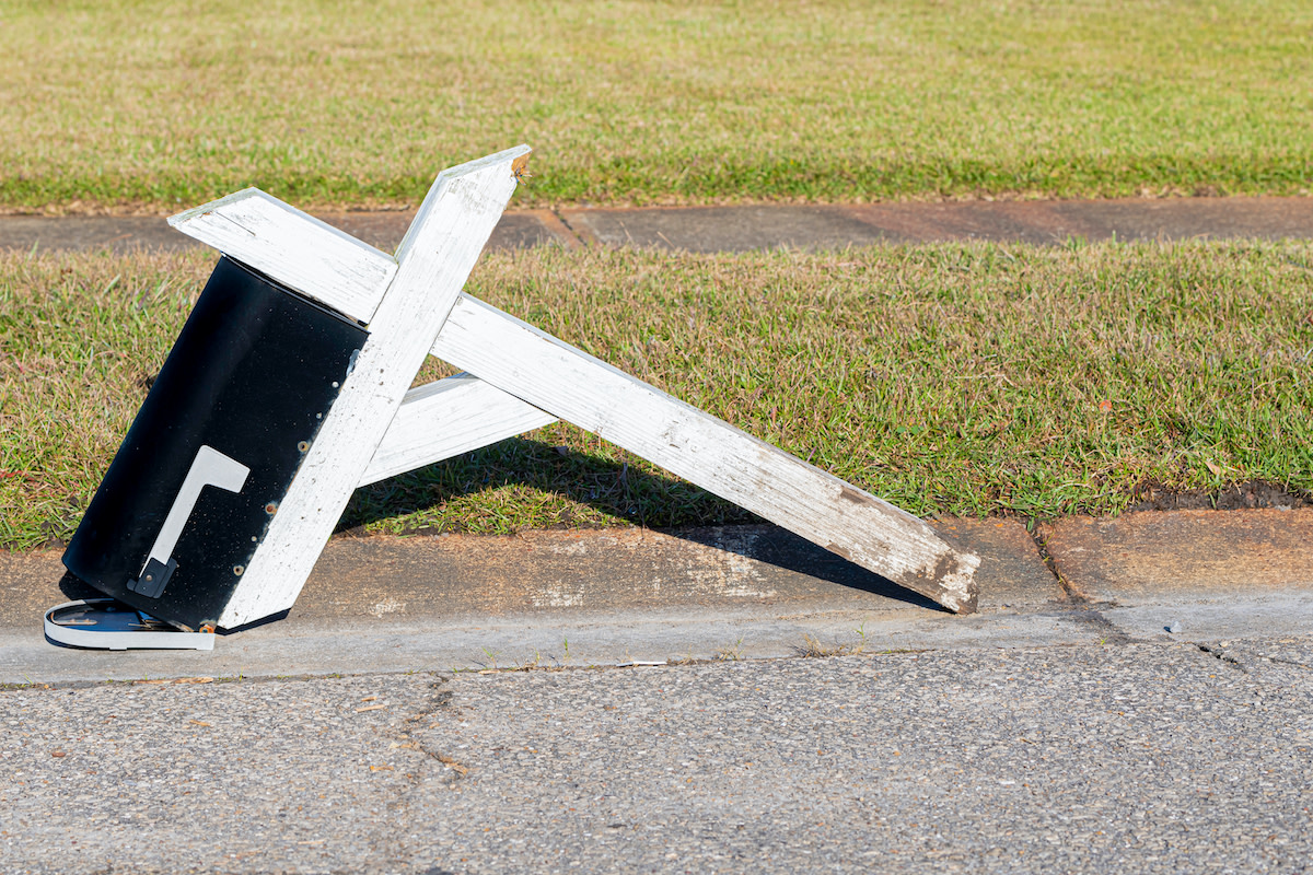 Boy Makes Hilariously 'Hypothetical' Confession About Broken Mailbox ...