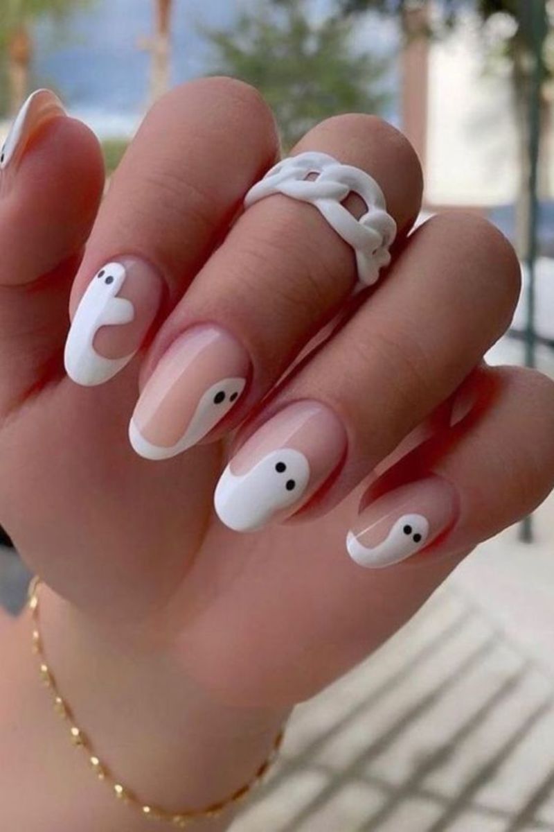 awesome-halloween-nail-art-designs