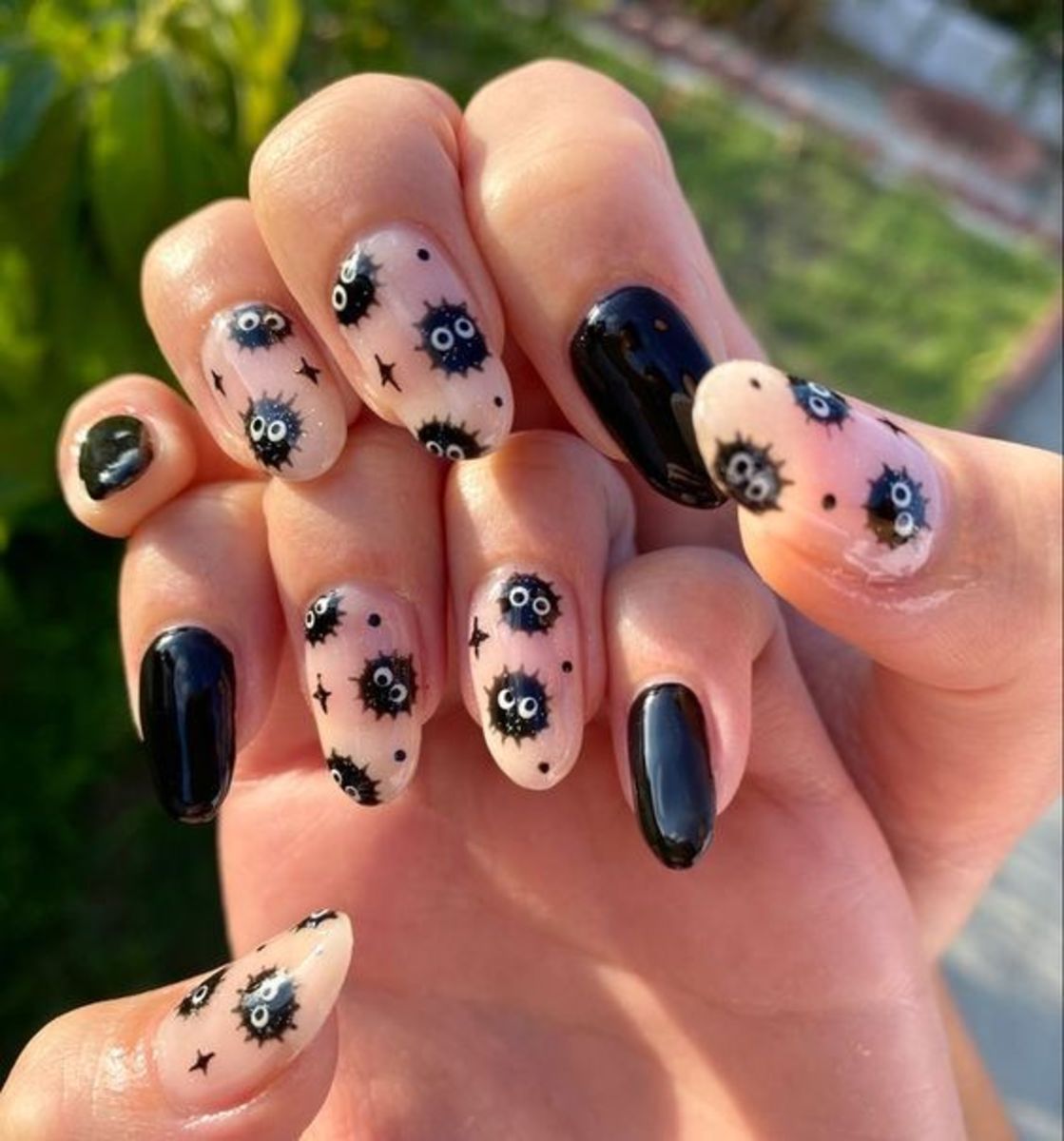 awesome-halloween-nail-art-designs