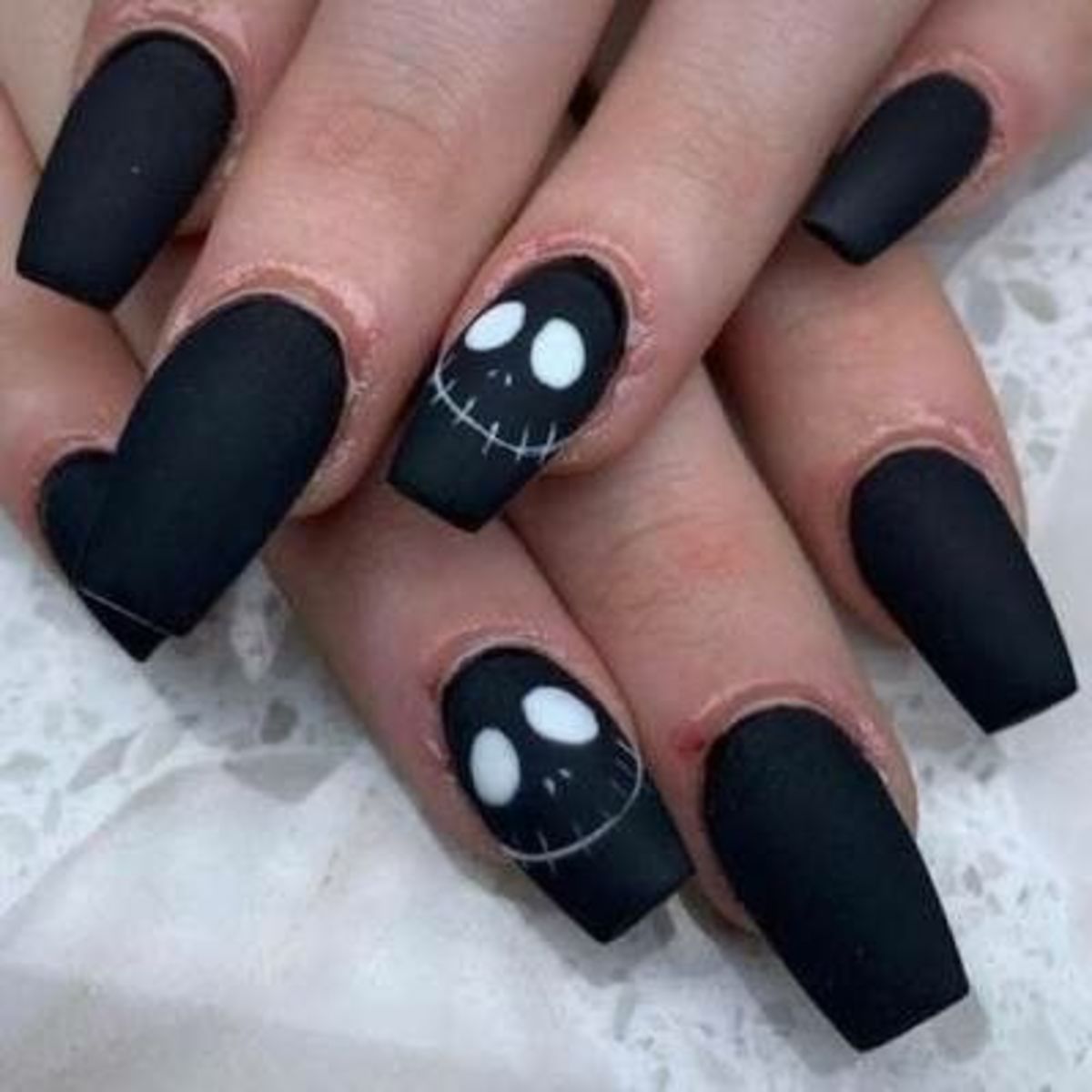 awesome-halloween-nail-art-designs