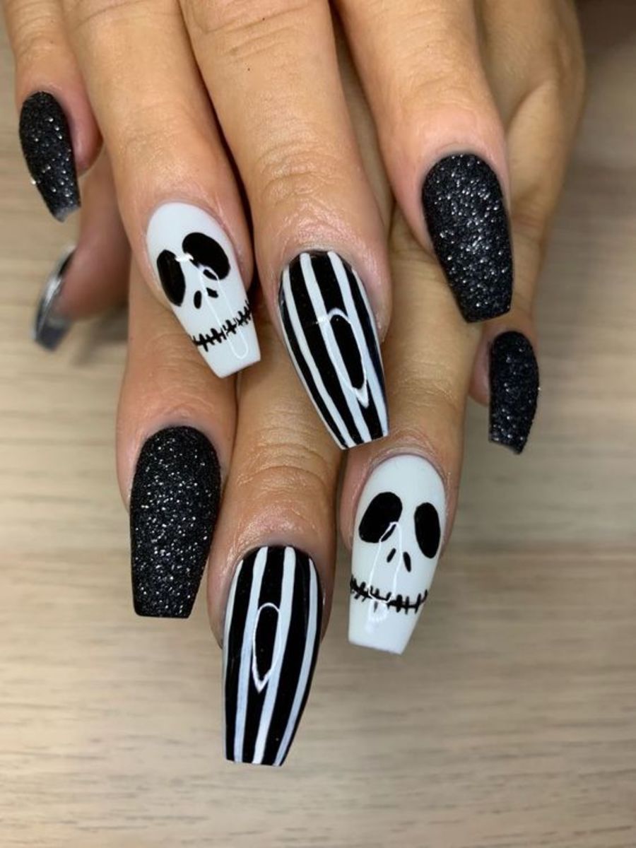 awesome-halloween-nail-art-designs