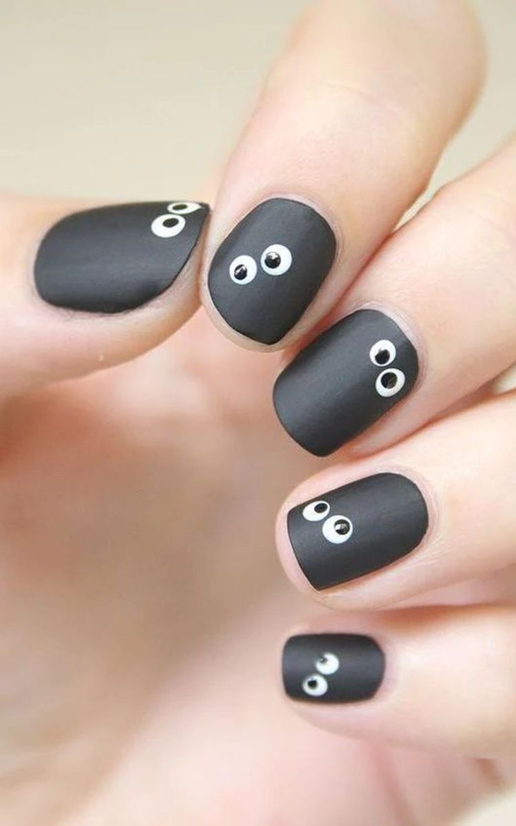 awesome-halloween-nail-art-designs