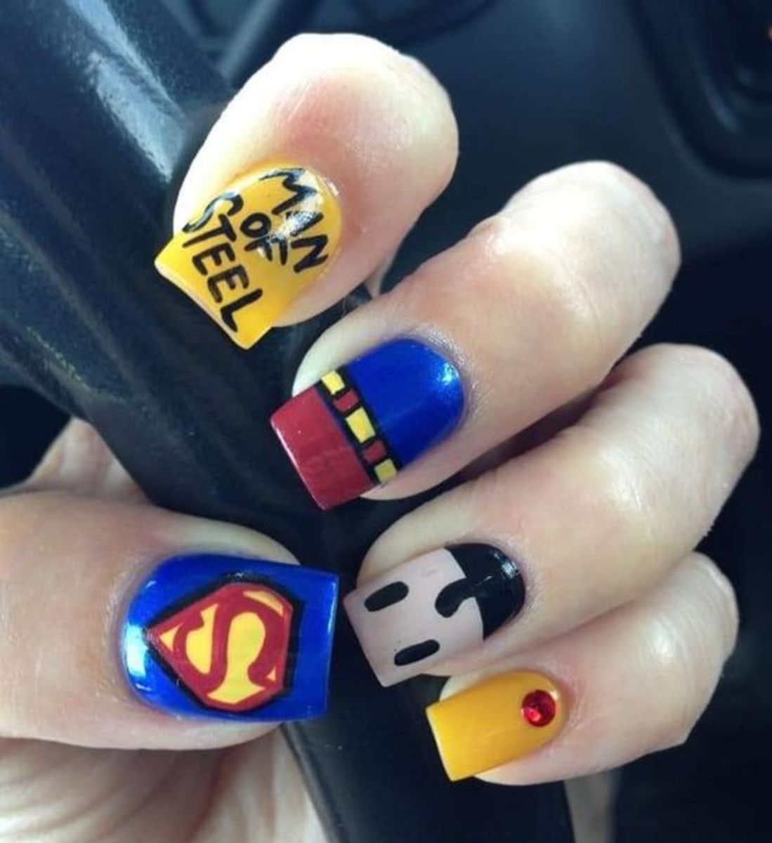 awesome-halloween-nail-art-designs